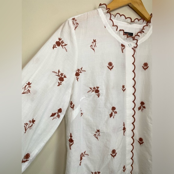 NWOT Talbots Embroidered Floral Button Front Top Scallop Trim Shirt Size MP - Picture 6 of 8